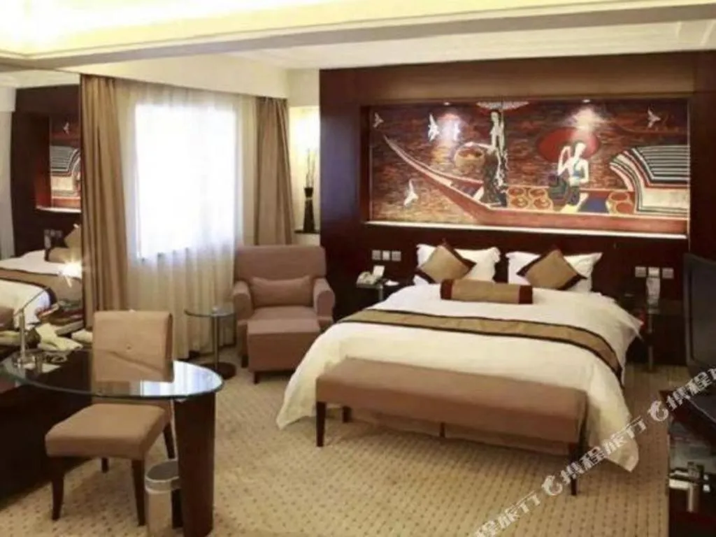 Bed in Grand Skylight Catic Hotel