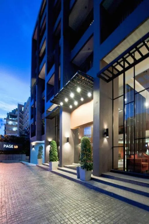 Page 10 Hotel
