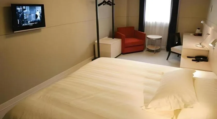 Bed in Jinjiang Inn Shaoxing Shengli West Road Luxun Hometown