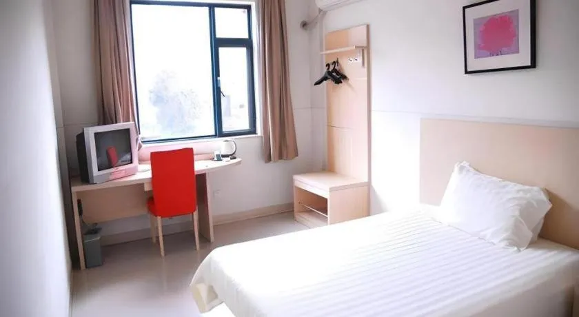 Bed in Jinjiang Inn Shaoxing Shengli West Road Luxun Hometown