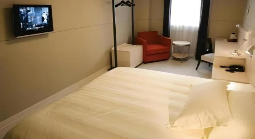 Bed in Jinjiang Inn Shaoxing Shengli West Road Luxun Hometown