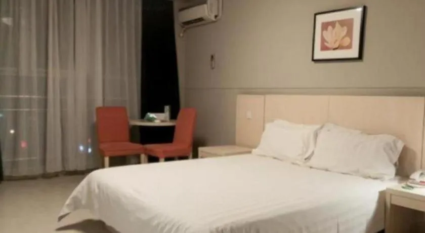 Bed in Jinjiang Inn Jiaxing South Lake