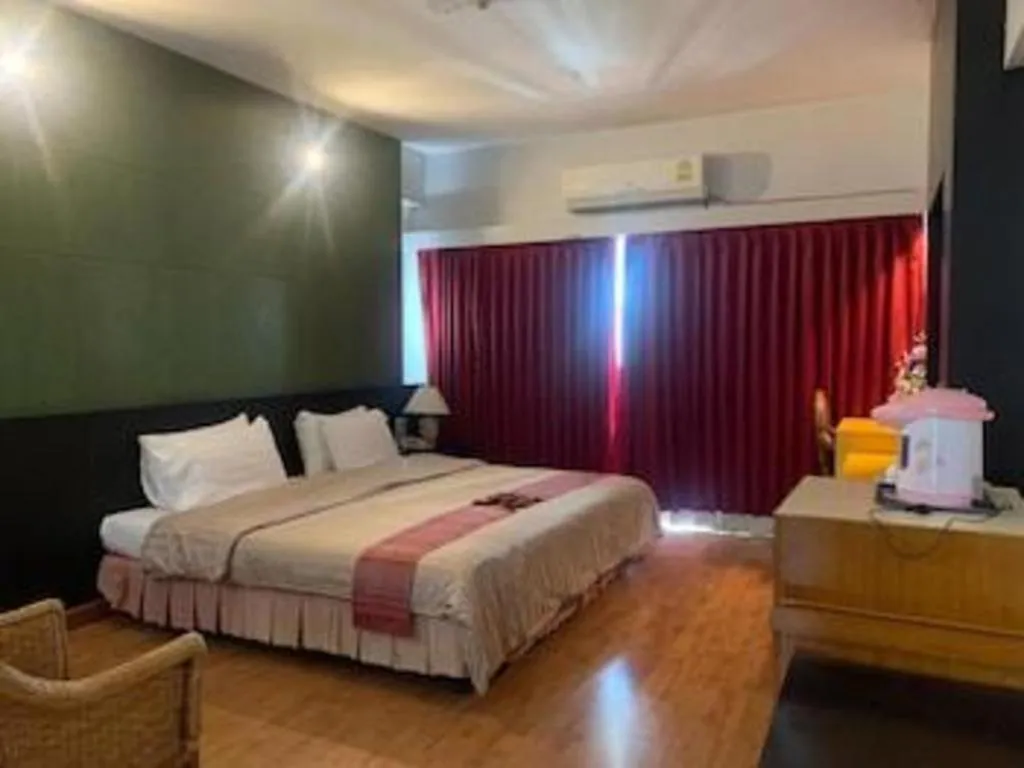 Bed in Pailyn Phitsanulok Hotel