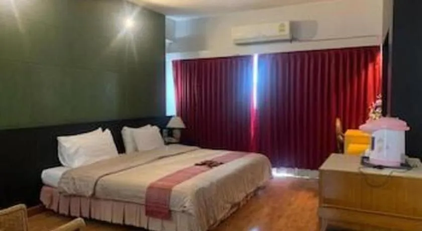 Bed in Pailyn Phitsanulok Hotel