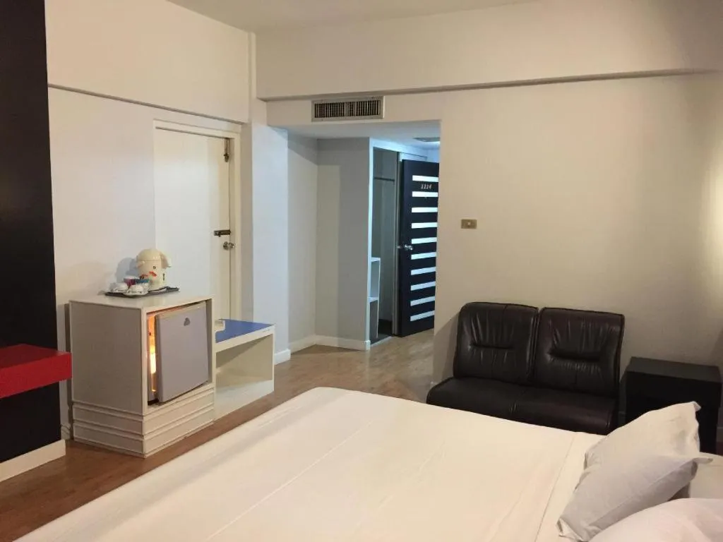 Bed in Pailyn Phitsanulok Hotel