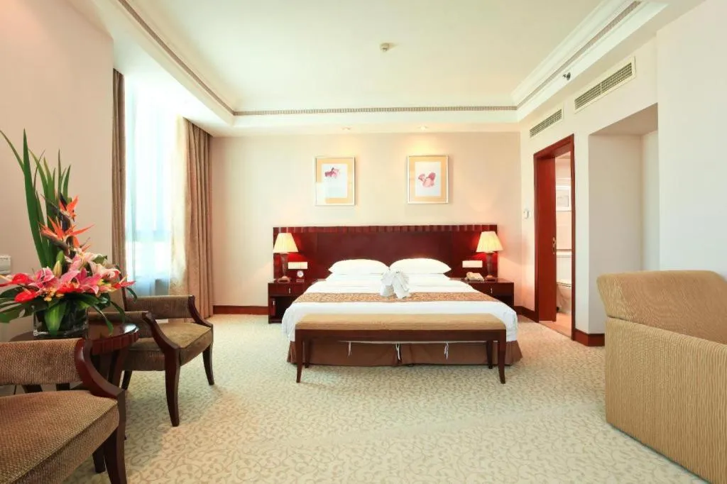 Bed in Sanya Baohong Hotel