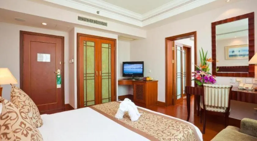 Bed in Sanya Baohong Hotel