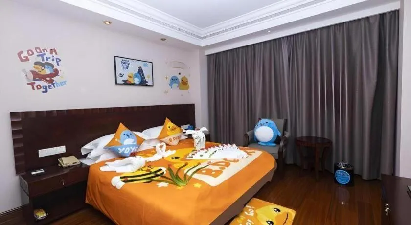 Bed in Sanya Baohong Hotel