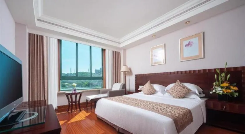 Bed in Sanya Baohong Hotel