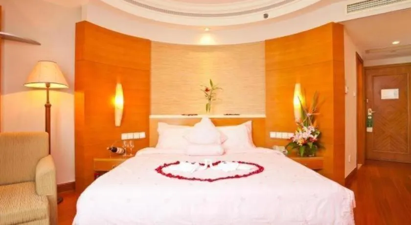 Bed in Sanya Baohong Hotel