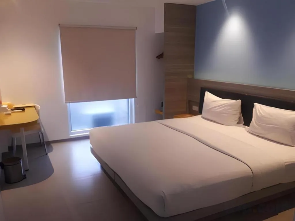 Bed in Amaris Hotel Ambon