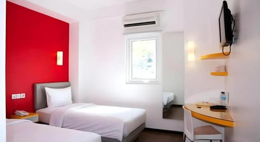 Bed in Amaris Hotel Ambon