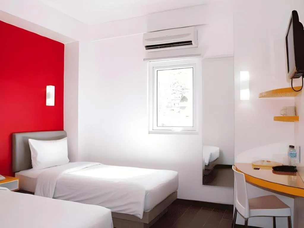 Bed in Amaris Hotel Ambon