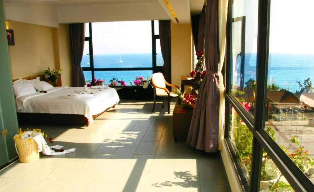 Bed in Sanya Luyi Sea View Hotel