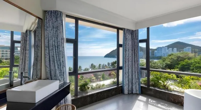 Sanya Luyi Sea View Hotel