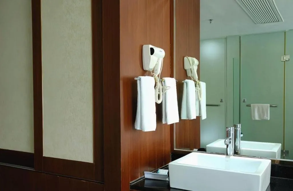 Sanya Luyi Sea View Hotel