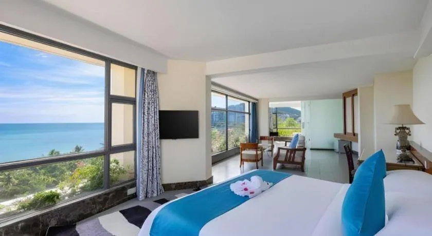 Bed in Sanya Luyi Sea View Hotel