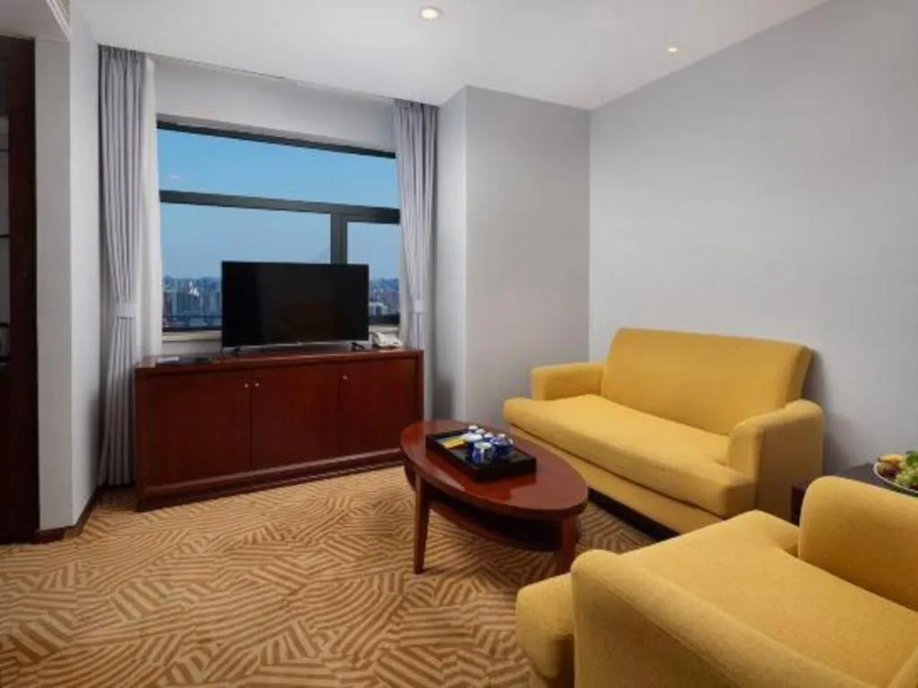 Paradise Jinjiang Hotel