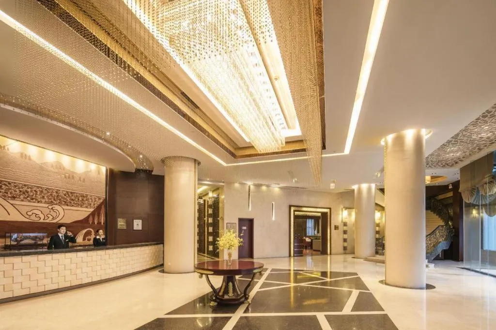 Paradise Jinjiang Hotel