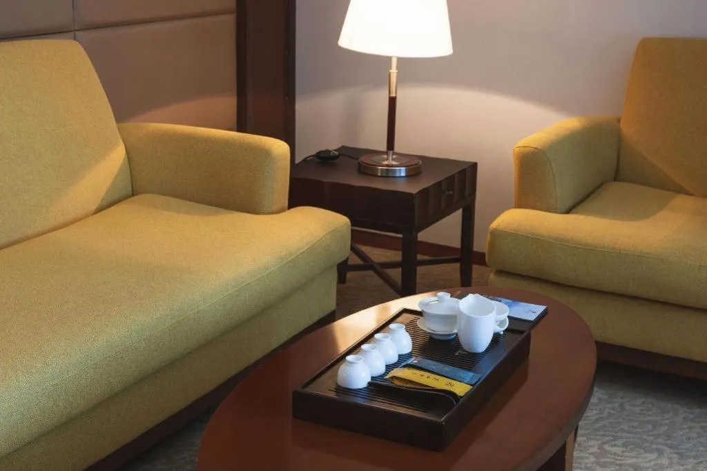 Paradise Jinjiang Hotel