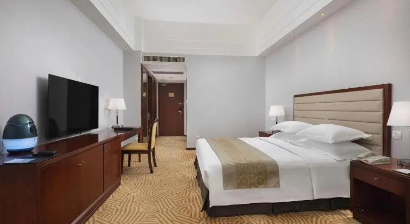 Bed in Paradise Jinjiang Hotel