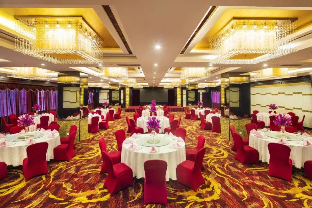 Paradise Jinjiang Hotel