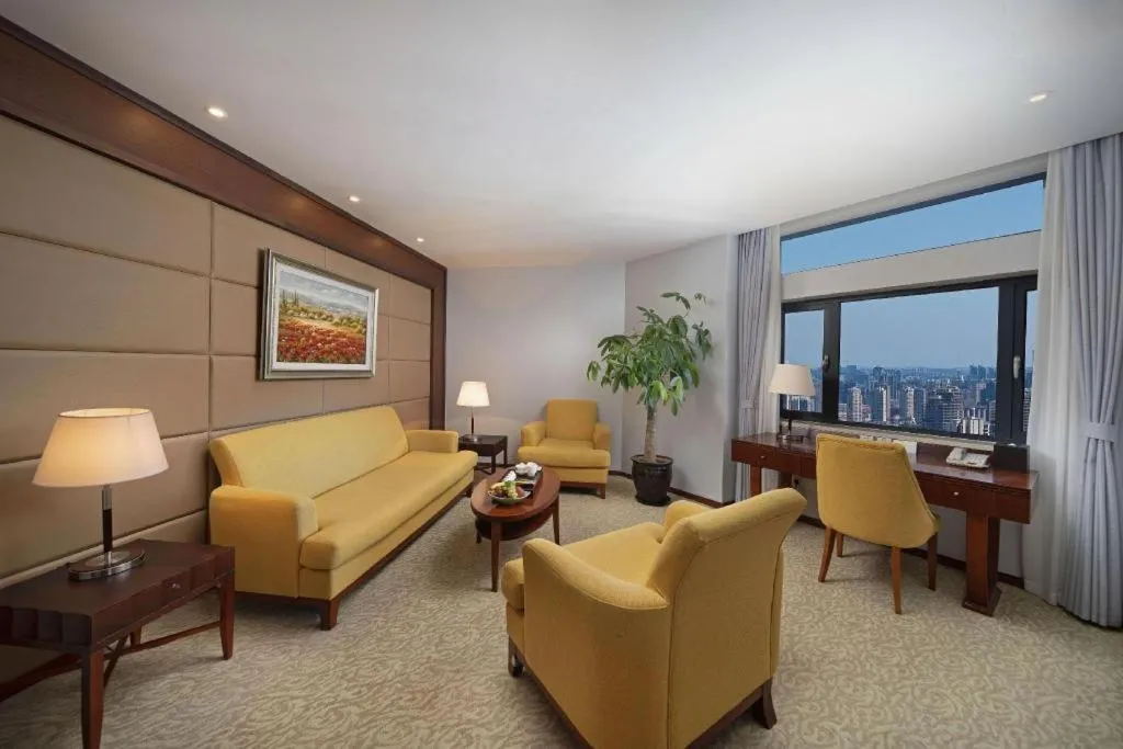 Paradise Jinjiang Hotel