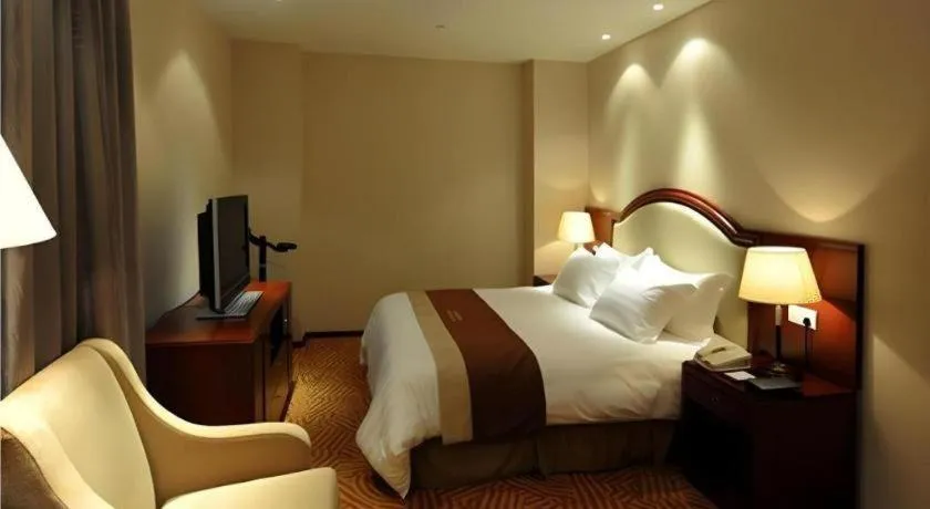 Bed in Paradise Jinjiang Hotel