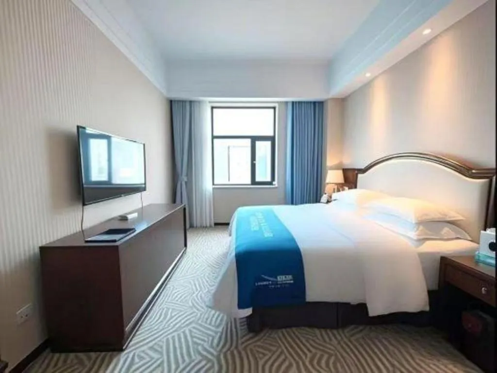 Bed in Paradise Jinjiang Hotel