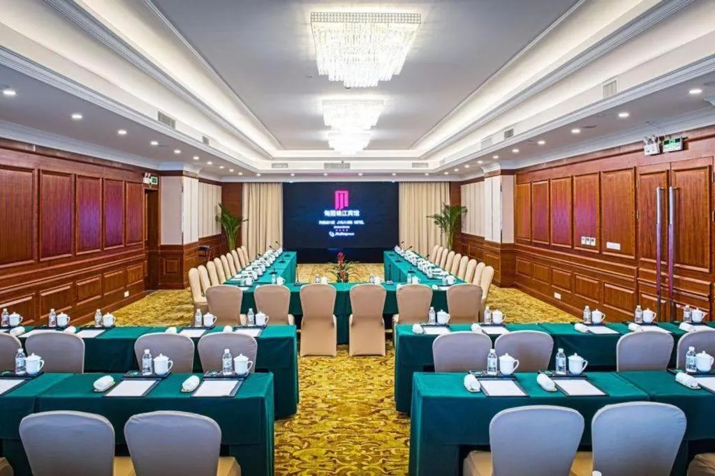 Paradise Jinjiang Hotel