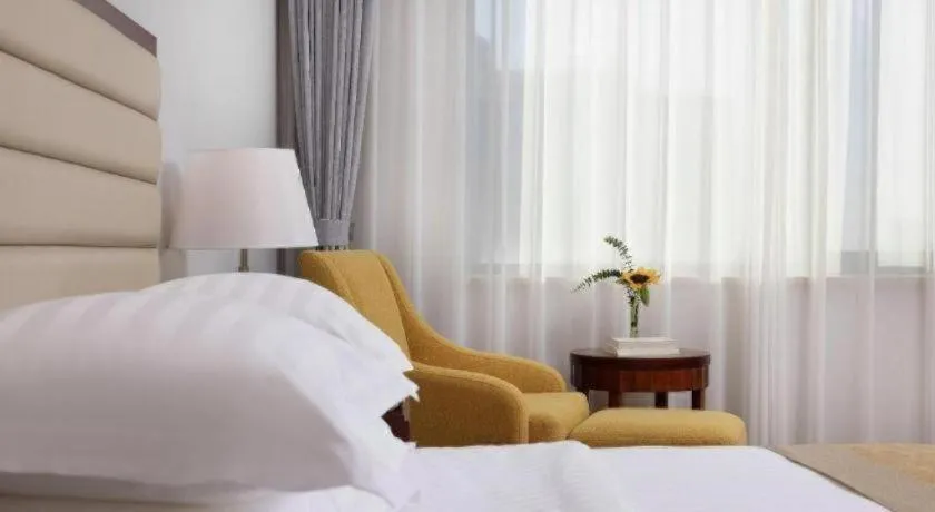 Bed in Paradise Jinjiang Hotel