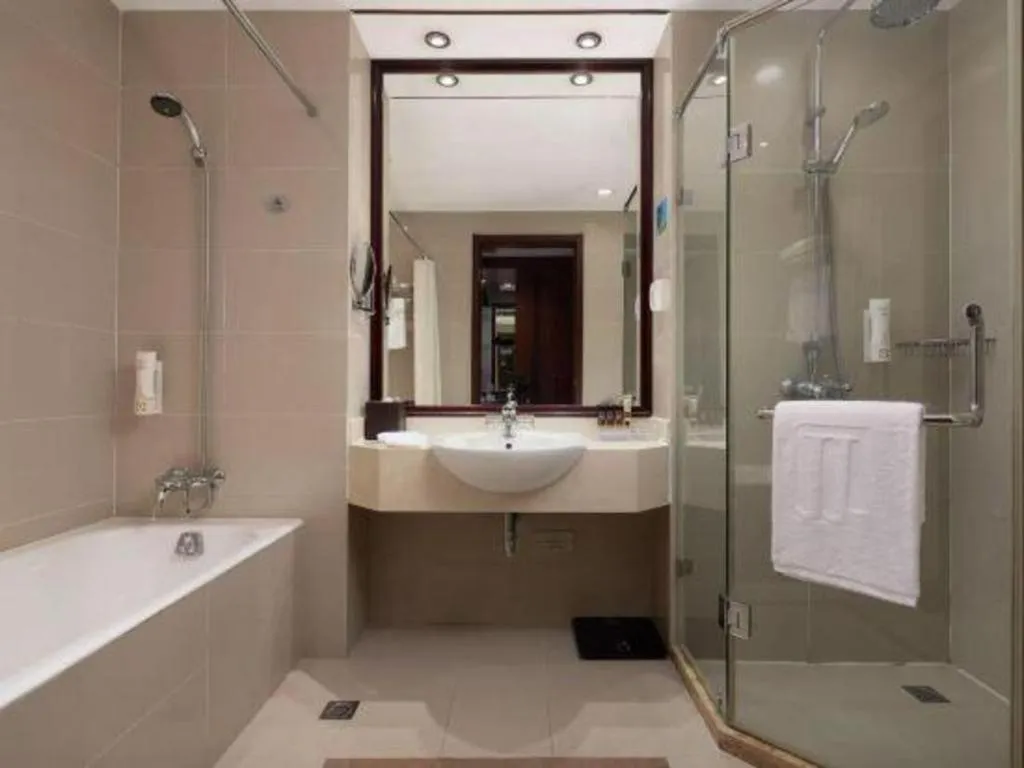 Paradise Jinjiang Hotel