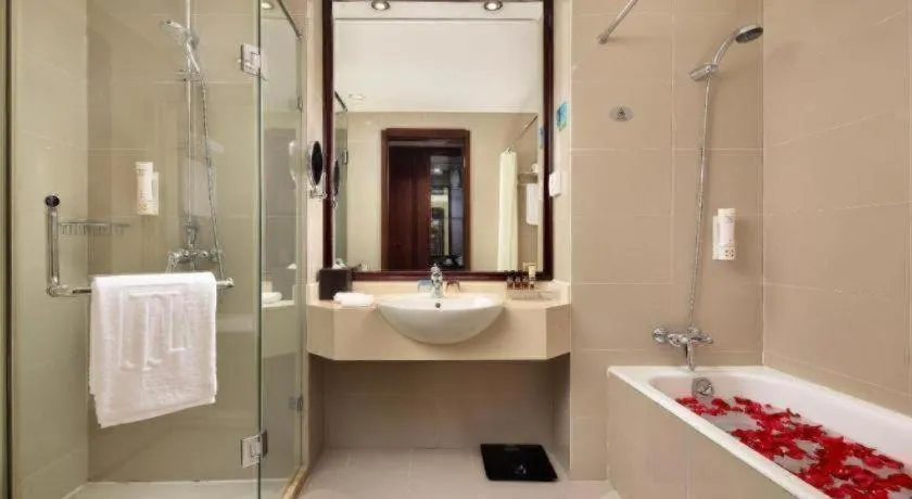 Paradise Jinjiang Hotel