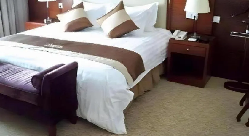 Bed in Paradise Jinjiang Hotel