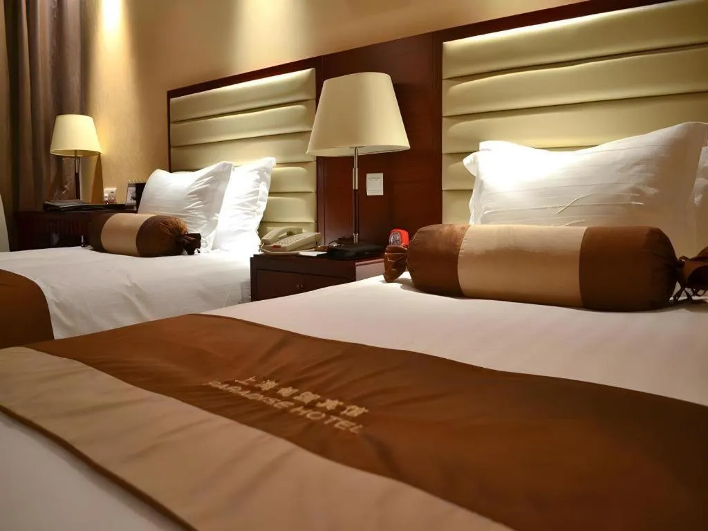 Bed in Paradise Jinjiang Hotel