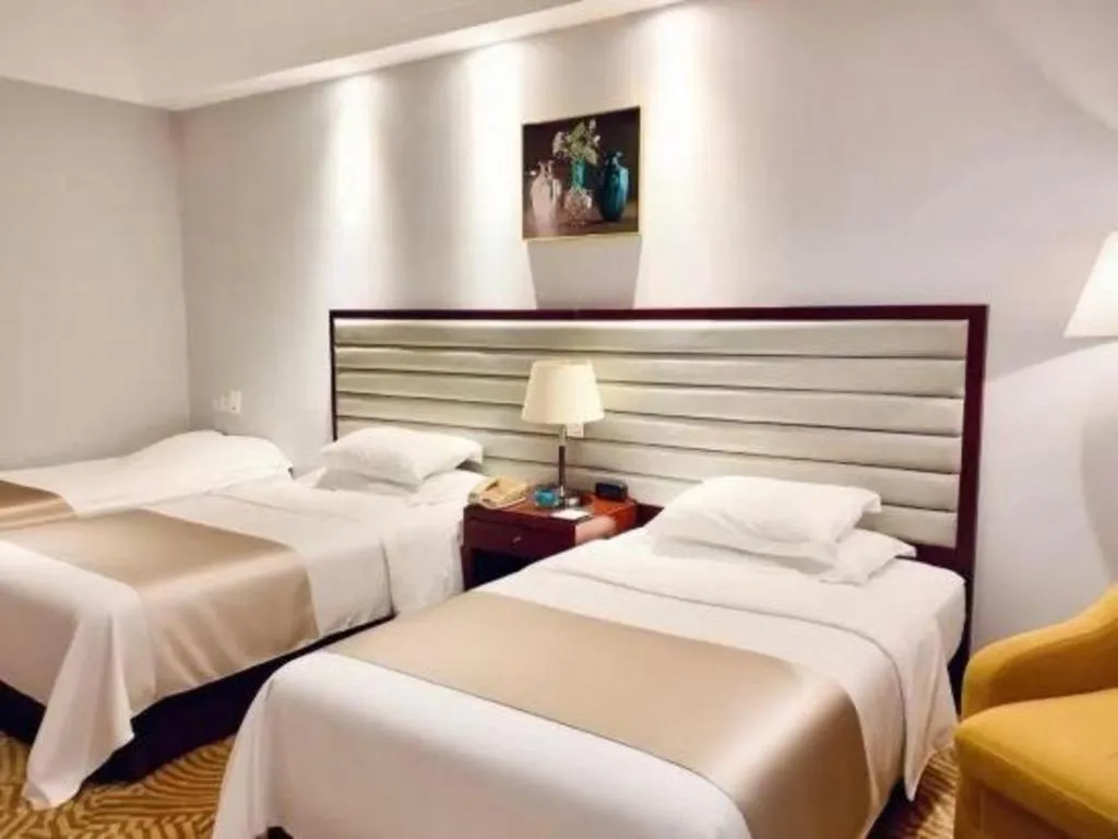 Bed in Paradise Jinjiang Hotel