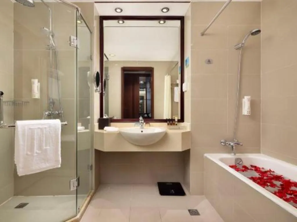 Paradise Jinjiang Hotel