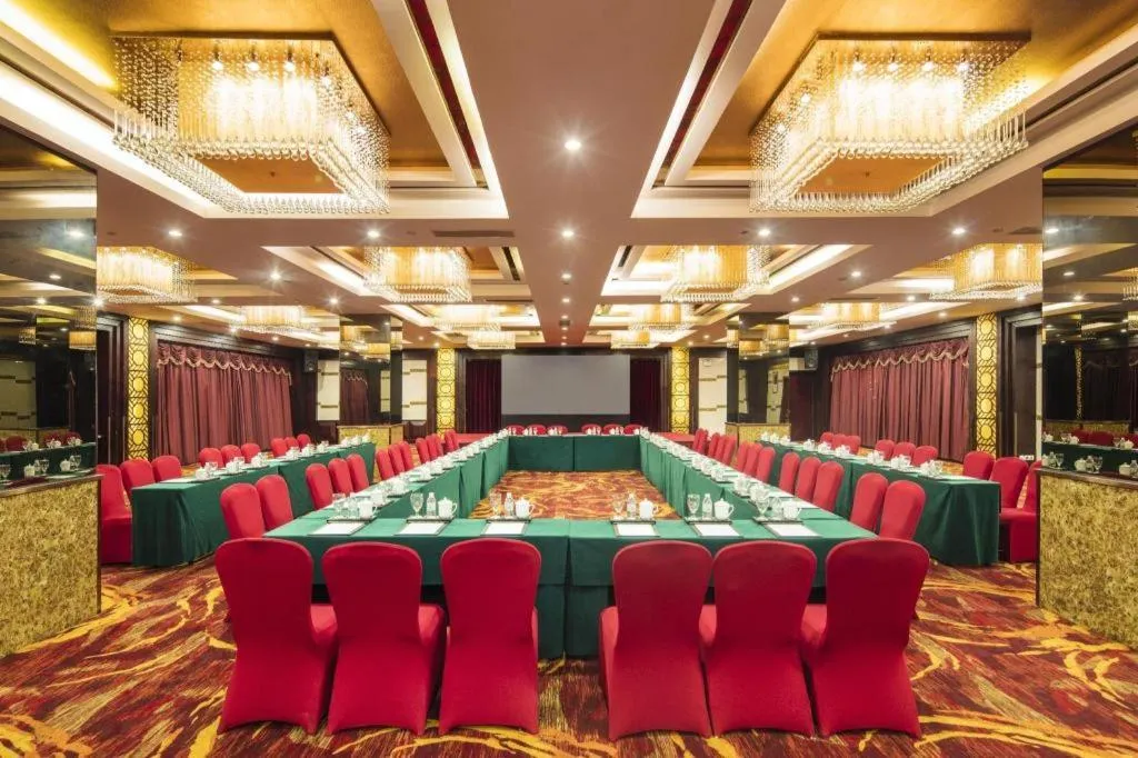 Paradise Jinjiang Hotel