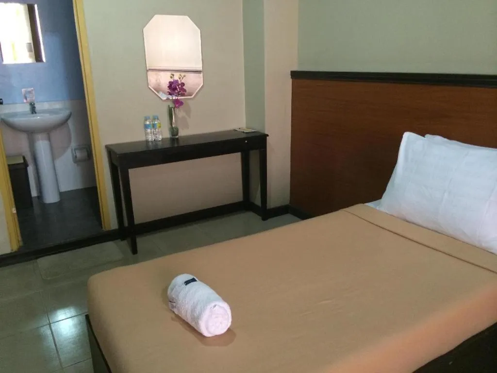 Bed in Ati-Atihan Festival Hotel