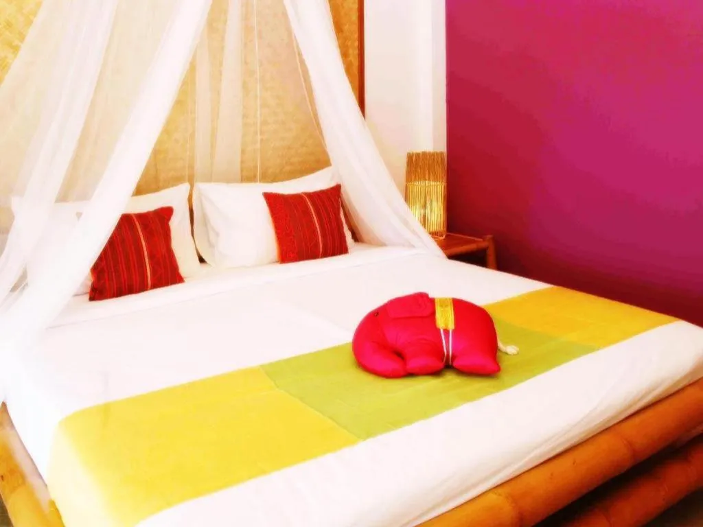 Bed in Him Naam Pai Resort