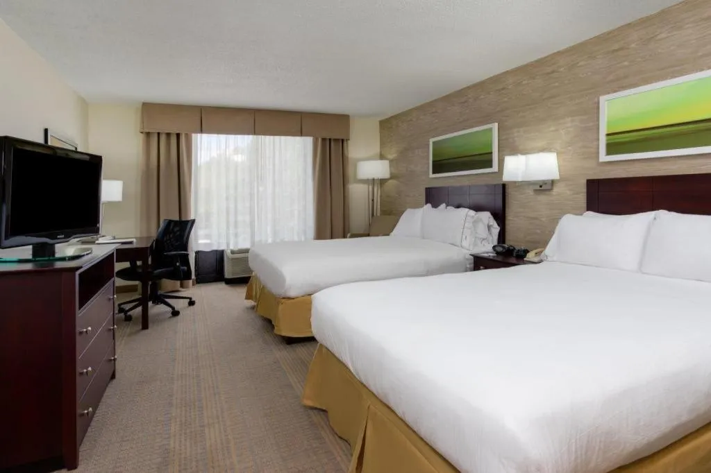 Bed in Holiday Inn Express Wilkesboro By IHG