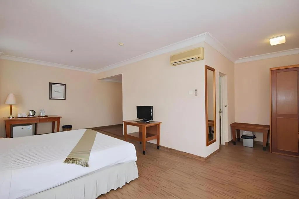 Bed in Nalendra Hotel