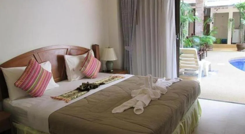 Bed in MT Hotel Patong