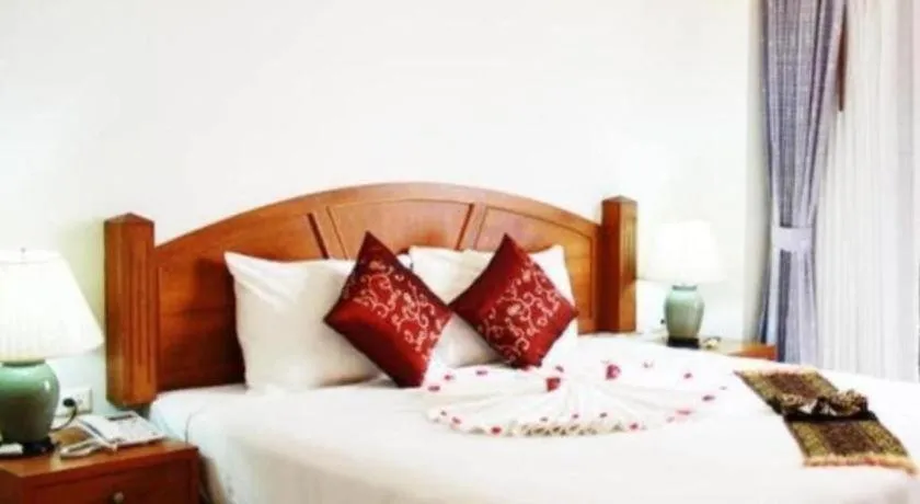 Bed in MT Hotel Patong