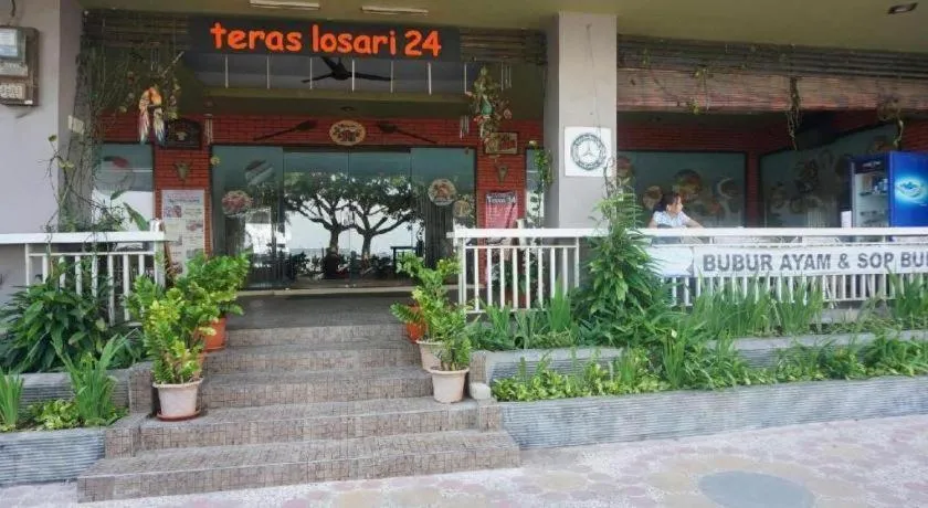 Losari Beach Hotel Makassar