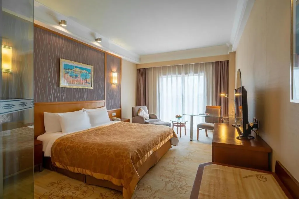 Bed in Qingdao Blue Horizon Hotel Huangdao