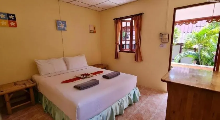 Bed in Phangan Cabana Resort