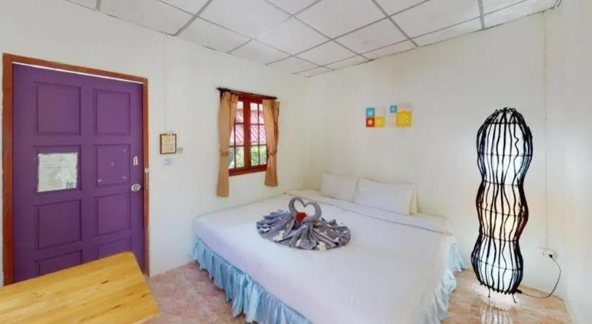 Bed in Phangan Cabana Resort