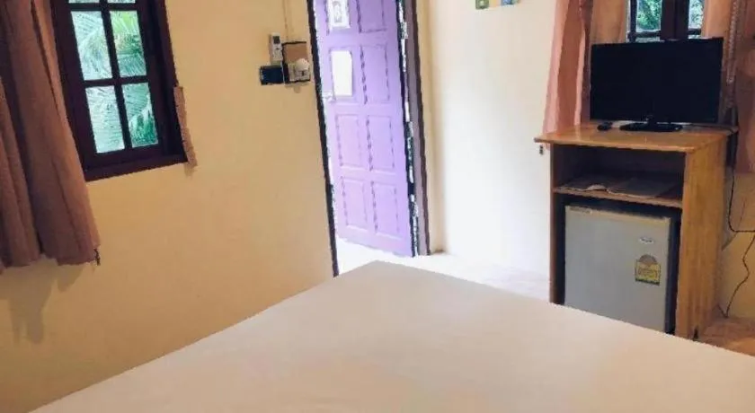 Bed in Phangan Cabana Resort