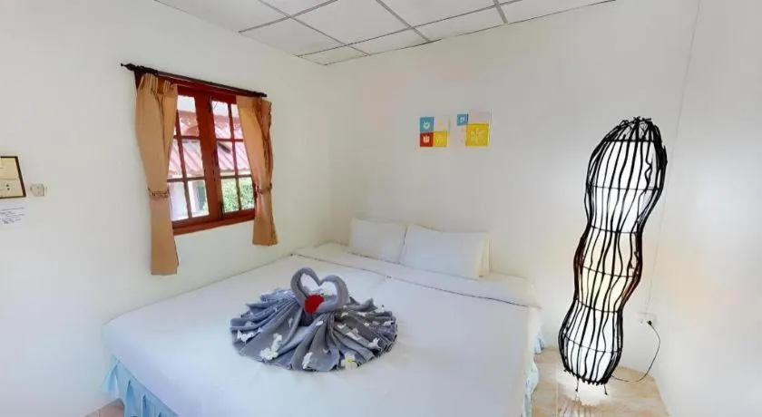 Bed in Phangan Cabana Resort